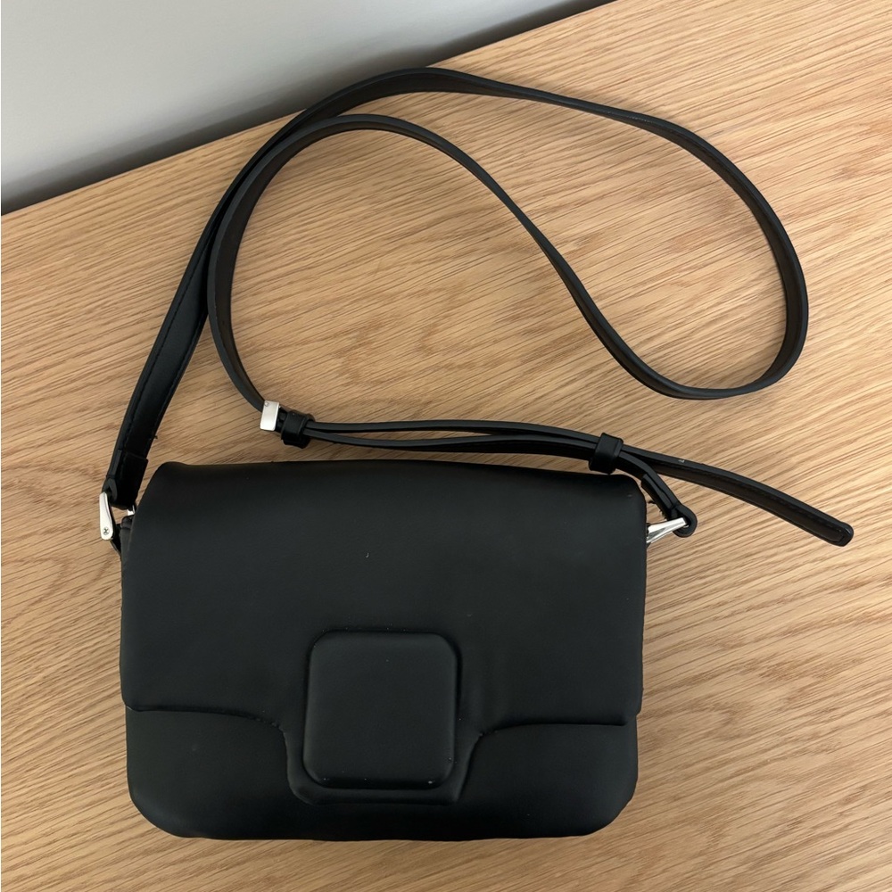 ⬛️ Zara Soft Faux Leather Crossbody